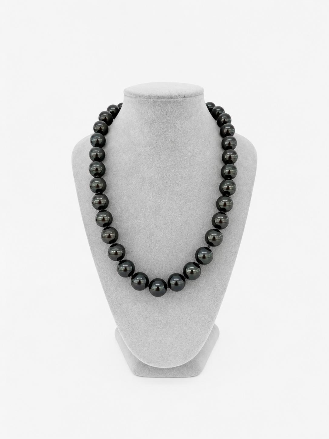 Collar de Perlas de Nácar
